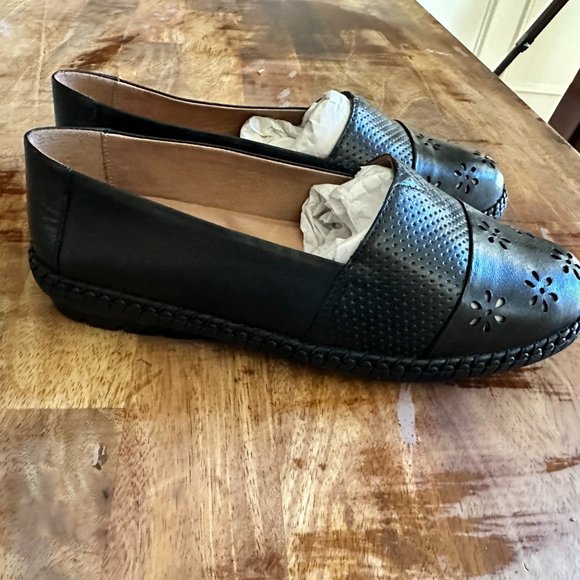 Trotters Ruby Perf Loafers - Brand New in box - Picture 3 of 7